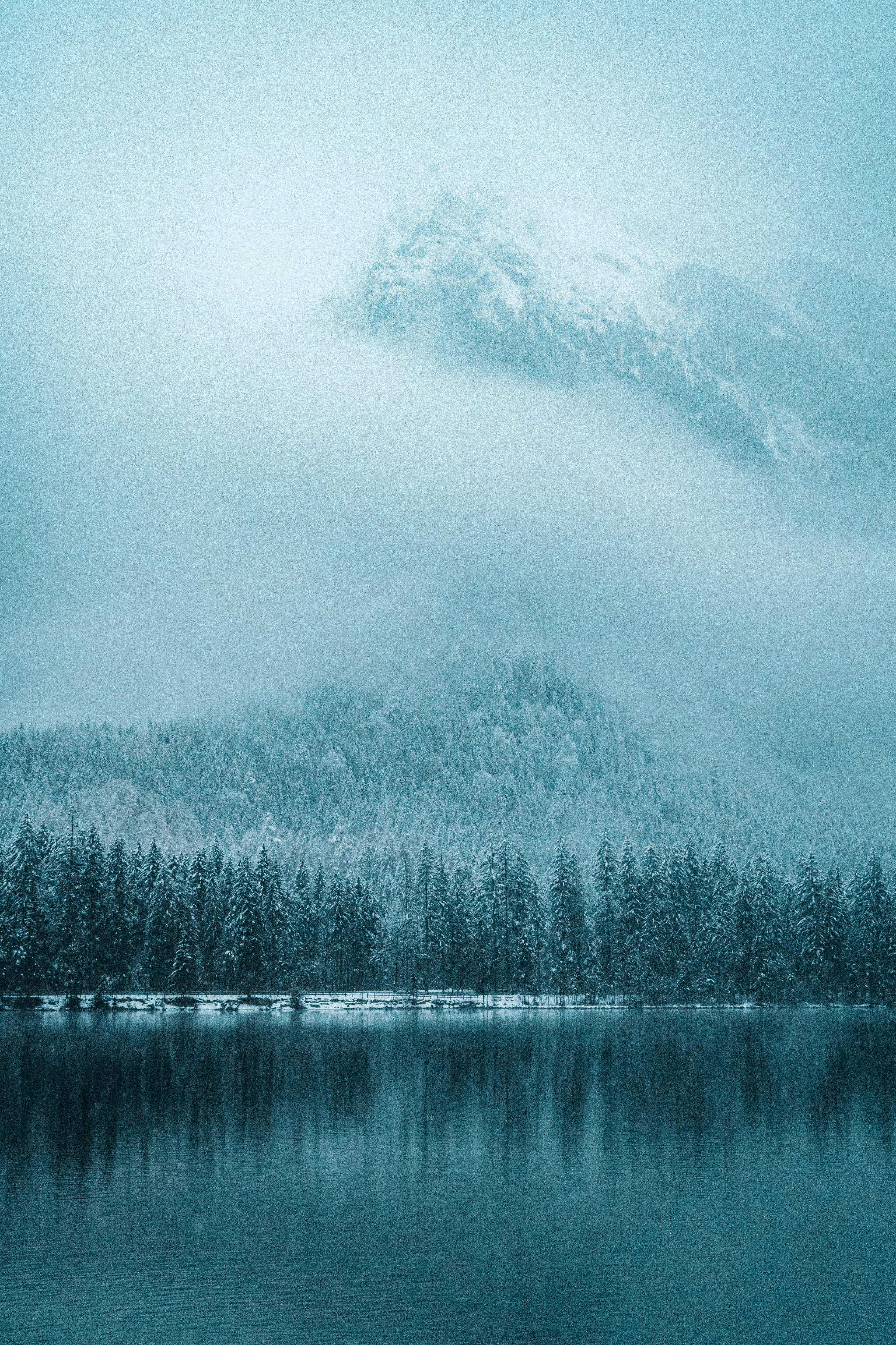 Why Acne-Prone Skin Often Behaves Differently During Winter
